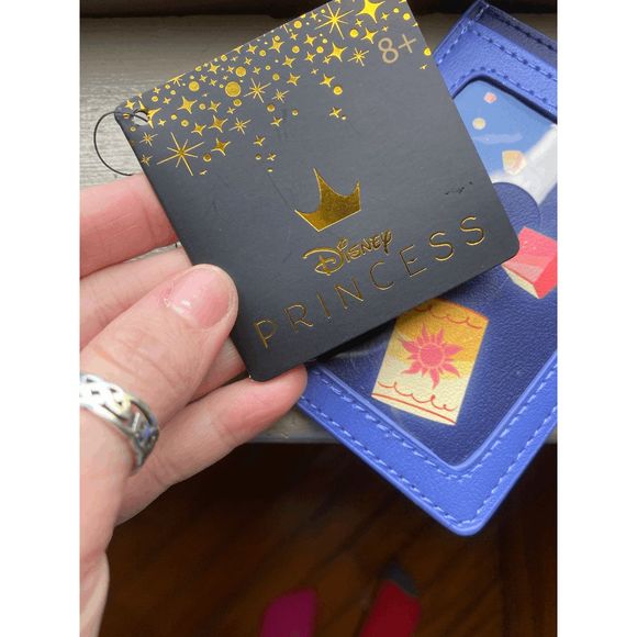 Loungefly NWT Tangled Cardholder Lantern Pascal Vertical Wallet New with Tags - Picture 6 of 8
